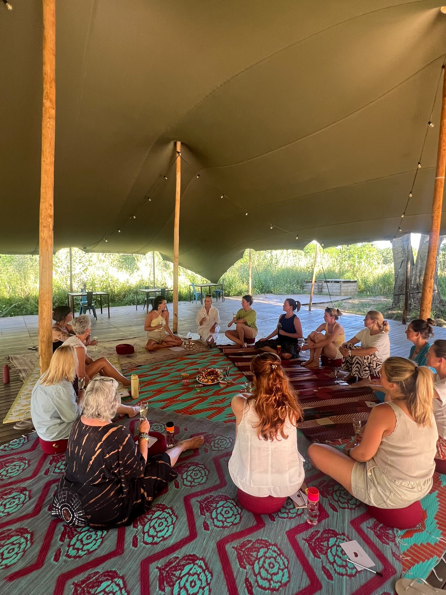 Yoga onder spaanse zon