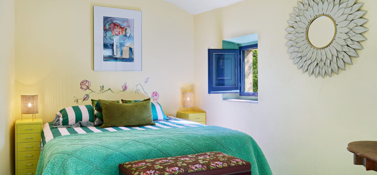 Romantische kamer Het Groen Genoegen in B&B Can Portell bij Girona