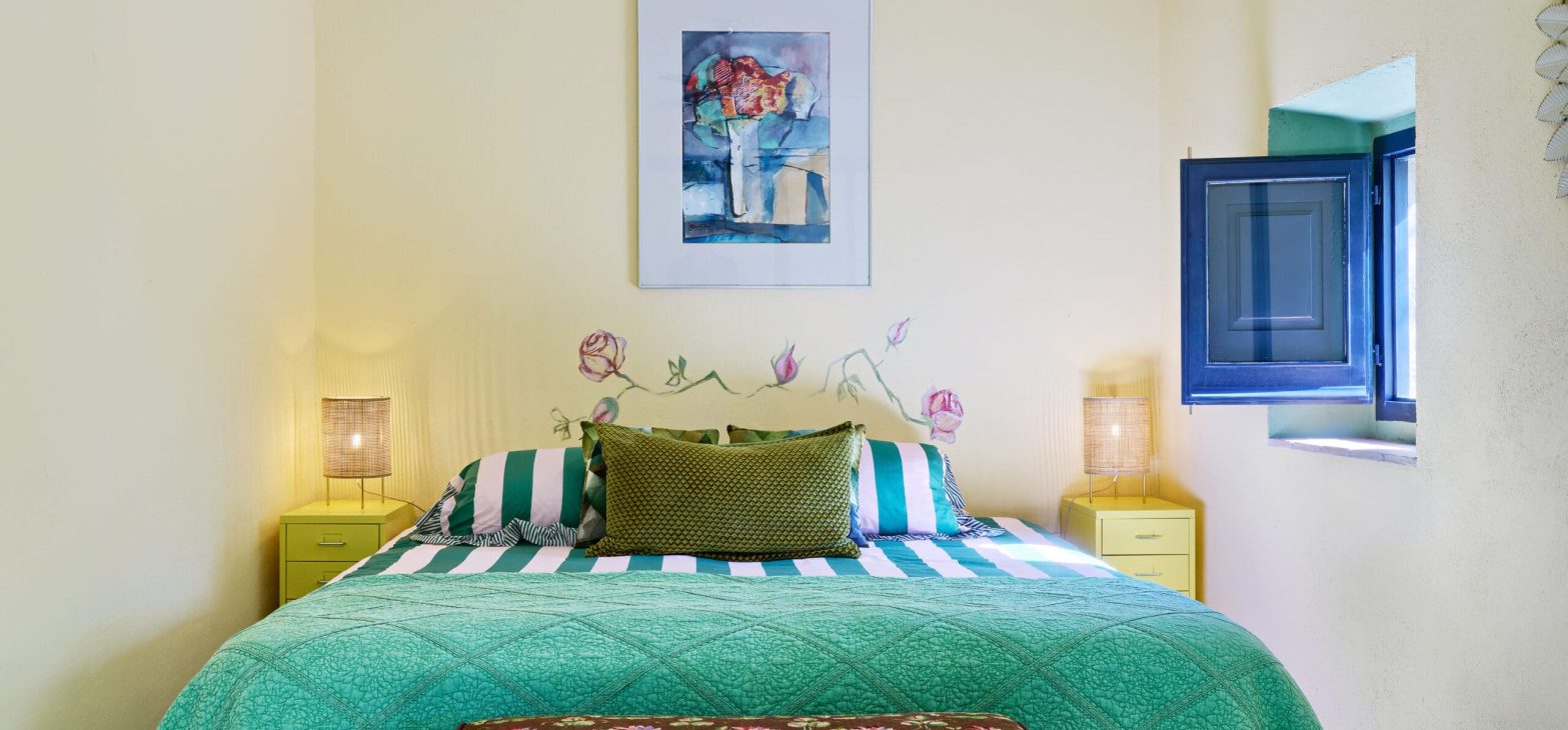Romantische kamer Het Groen Genoegen in B&B Can Portell bij Girona