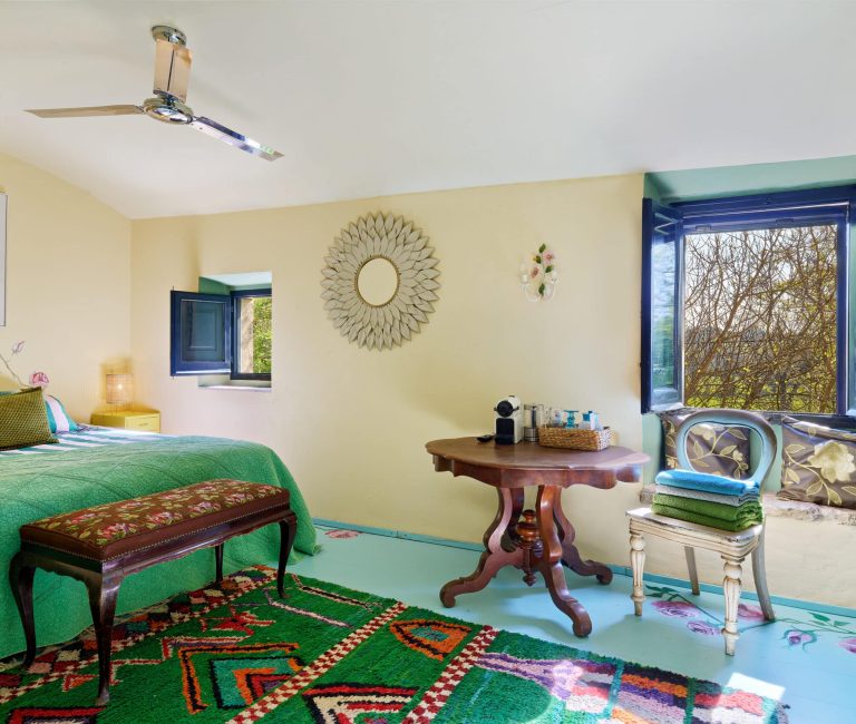 Romantische kamer Het Groen Genoegen in B&B Can Portell bij Girona