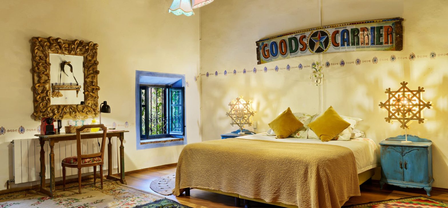 Ruime kamer De Hooizolder in B&B Can Portell bij Girona