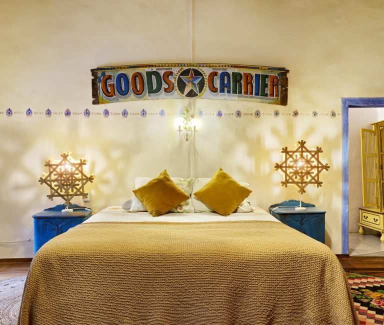Ruime kamer De Hooizolder in B&B Can Portell bij Girona