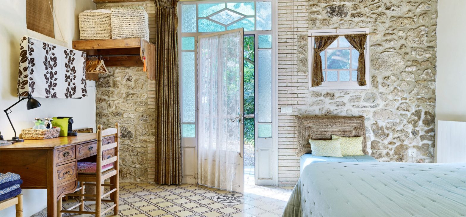 Kamer De Serre met privéterras in B&B Can Portell bij Girona