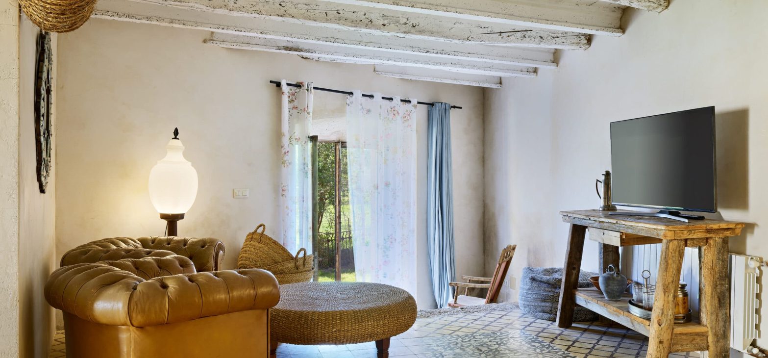 Serene tweepersoonskamer in Bed & Breakfast Girona