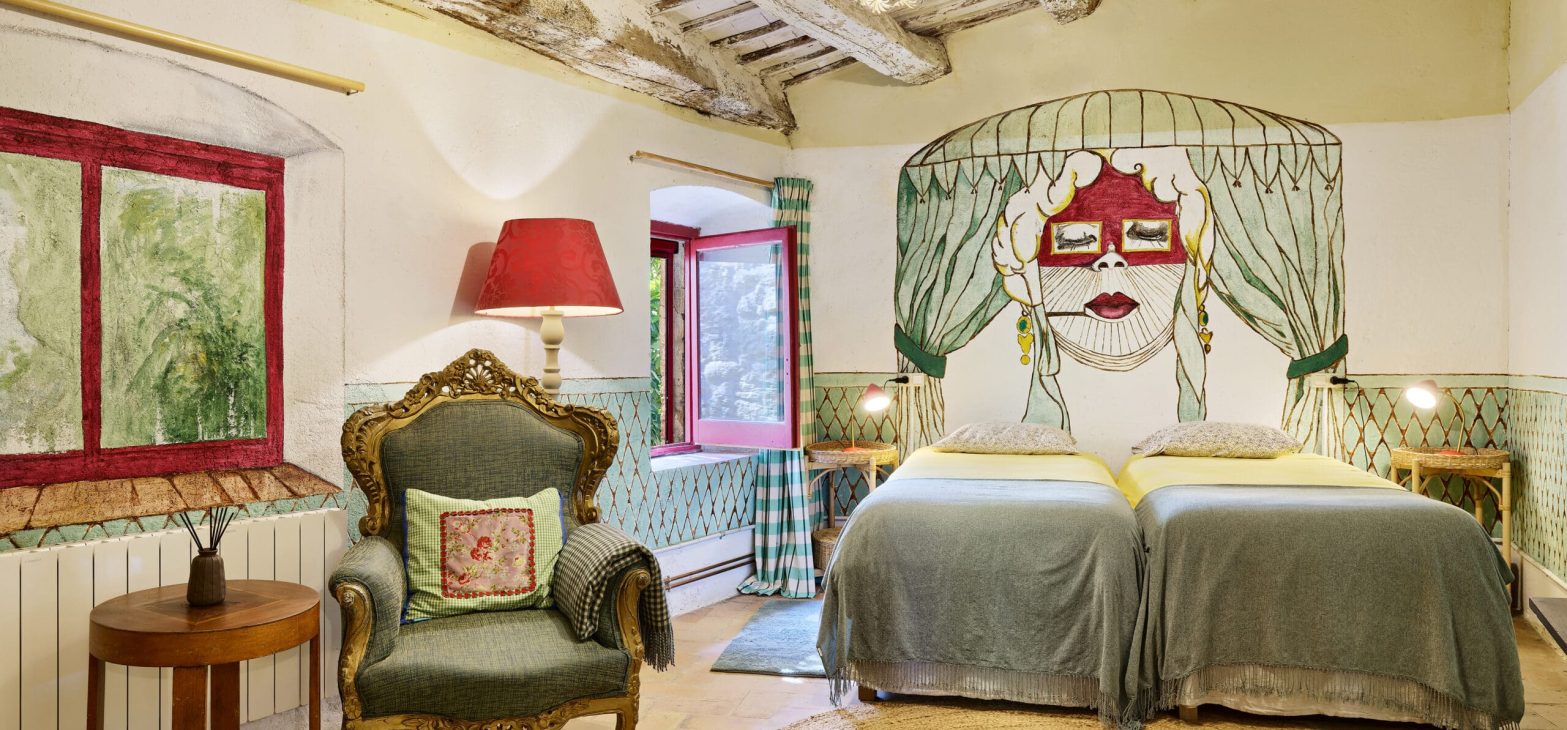 Sfeervolle kamer Irma Petit in Mas Ferrer Petit in Spanje