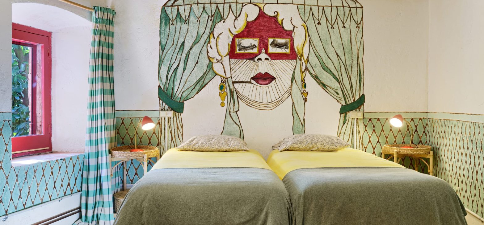 Sfeervolle kamer Irma Petit in Mas Ferrer Petit in Spanje