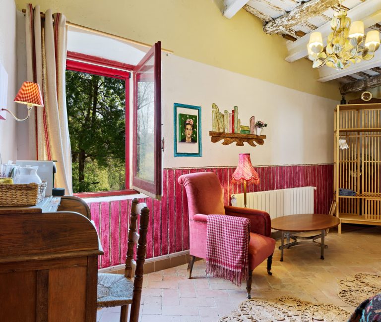 Interieur van kamer Rosa Petit in Mas Ferrer Petit