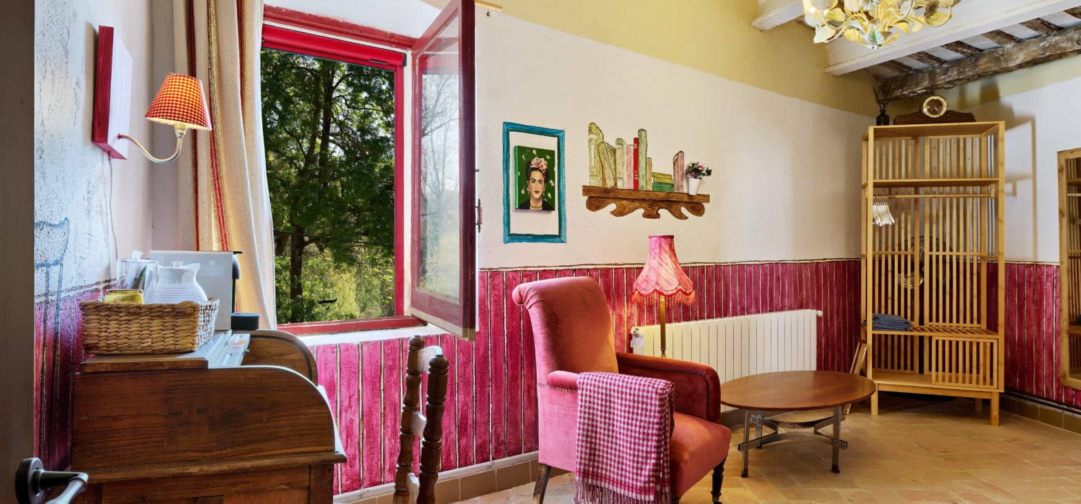 Interieur van kamer Rosa Petit in Mas Ferrer Petit