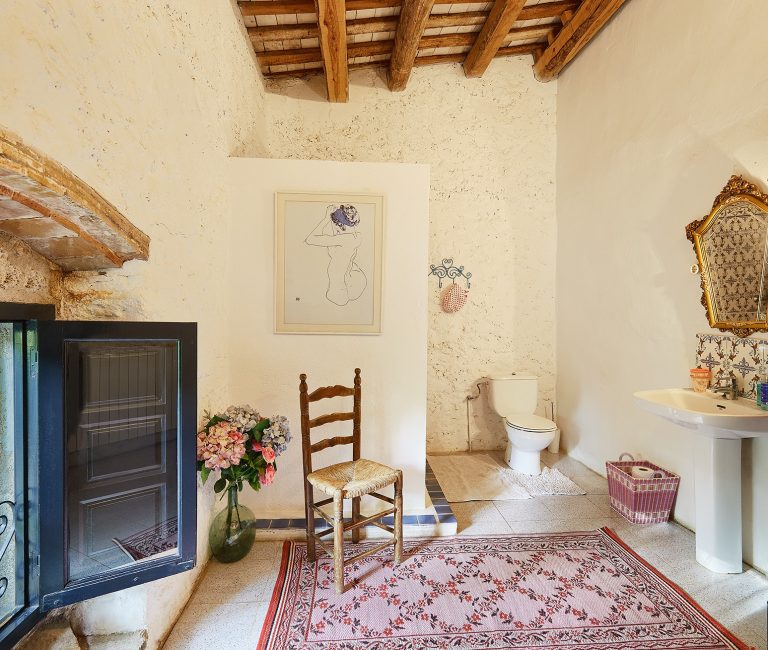 Badkamer Hooizolder B&B Can Portell in Spanje