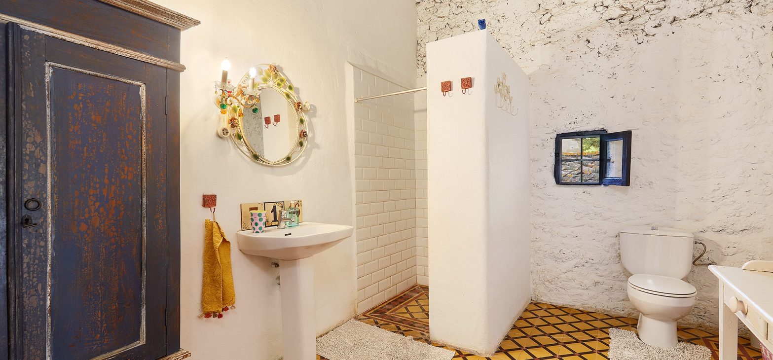 Badkamer Granary B&B Can Portell in Spanje