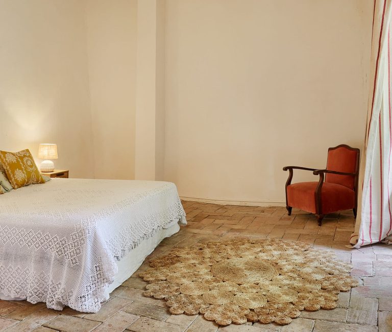 Ruime kamer IV met uitzicht op de rivier in B&B Mas Ferrer in Spanje
