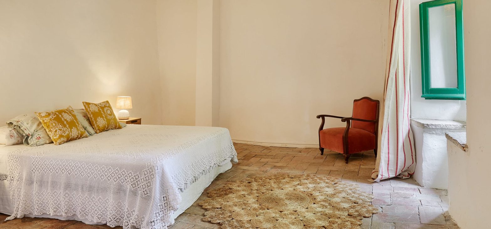 Ruime kamer IV met uitzicht op de rivier in B&B Mas Ferrer in Spanje