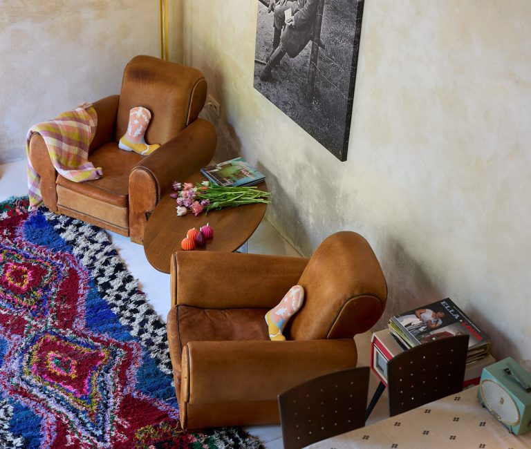 Woonkamer van tiny house in Spanje